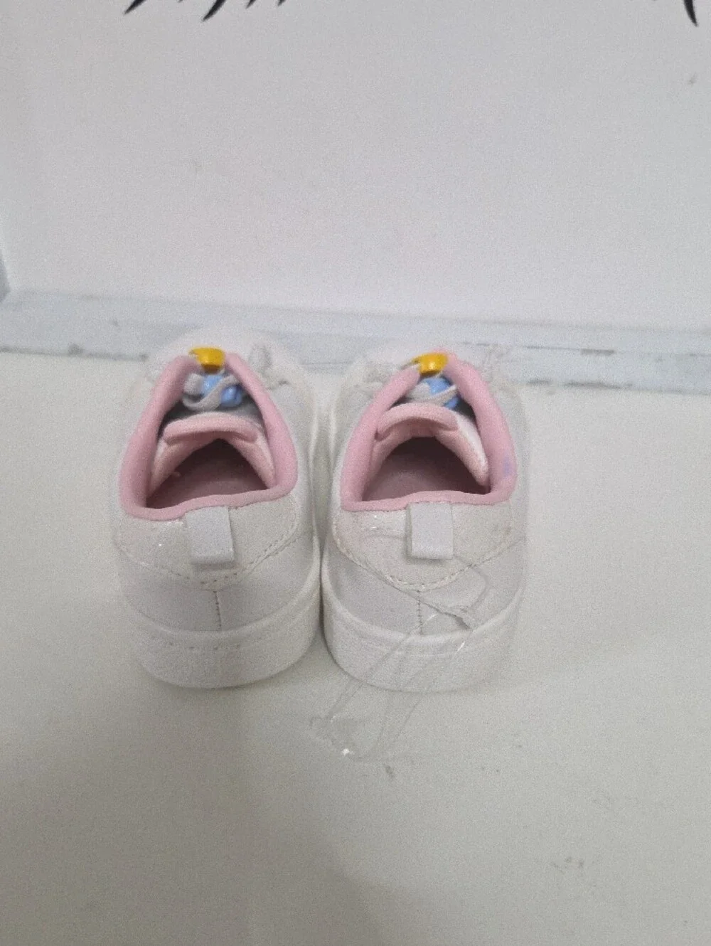 Carter's White and Pink Smiley-Accent Kids Sneakers Nwot.size 8